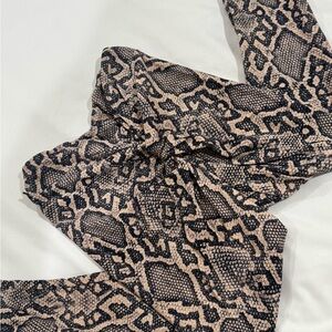 LICI Fit Snake Scrunch leggings